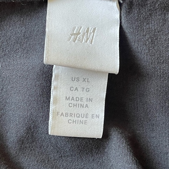 H&M Women's Size XL Gray Glitter "Yeah" t-shirt Short Sleeve Crew Neck - Picture 3 of 4